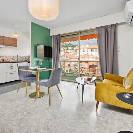 Apartment Climatise Avec Balcon A *