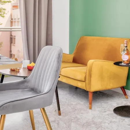 Apartment Climatise Avec Balcon A